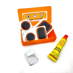 Solange Der Vorrat Reicht Flickzeug Set 7-teilig Kunststoffbox für Zündapp, Kreidler, Hercules, Puch, Simson, Rixe, Peugeot, Jawa, Göricke, Gritzner, KTM, DKW, Miele